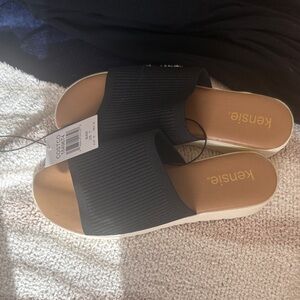 Kensie Black and Tan Slide Sandals